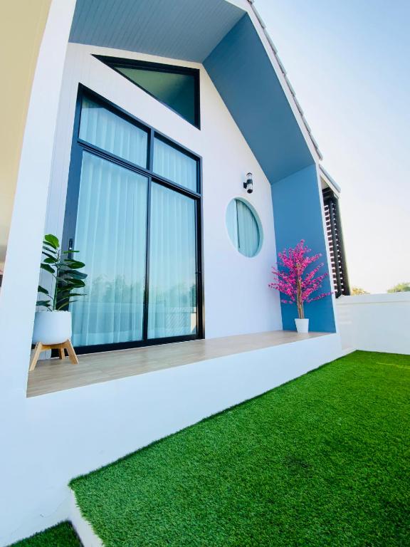 Zahrada ubytování Patteera Pool Villa Sattahip