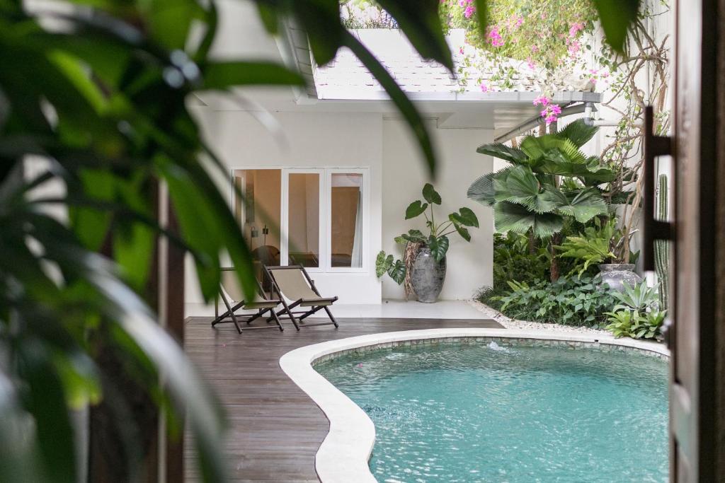 Swimmingpoolen hos eller tæt på Villa Ohaki Surf