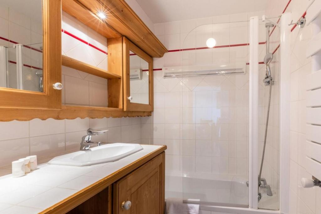 Kúpeľňa v ubytovaní Résidence Les Alpages de Chantel - maeva Home - Appartement 3 Pièces 6 Personnes - Sélection MAE-1652