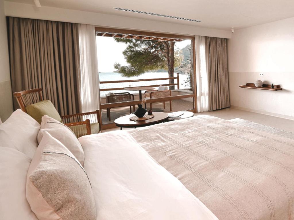 Perios Beach House - Adults Only - 