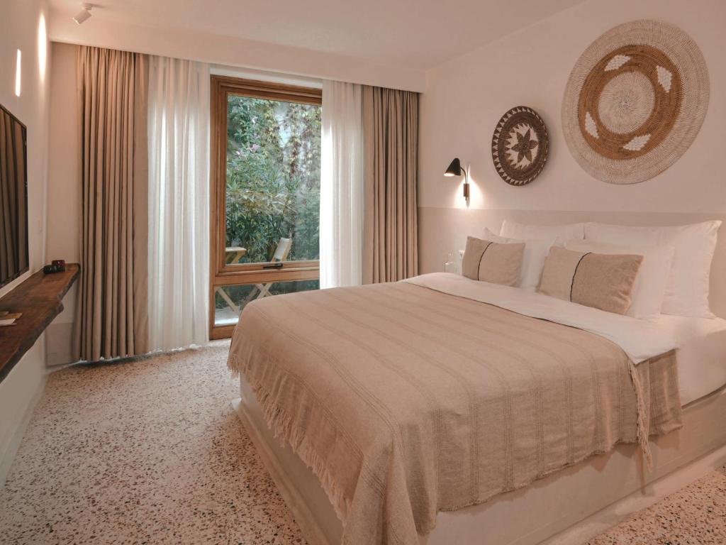 Perios Beach House - Adults Only - 