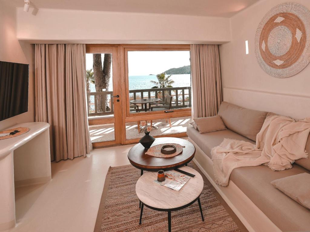 Perios Beach House - Adults Only - 