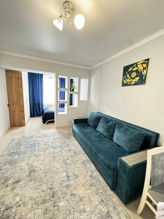 Khu vực ghế ngồi tại Cozy studio in the best area! 10