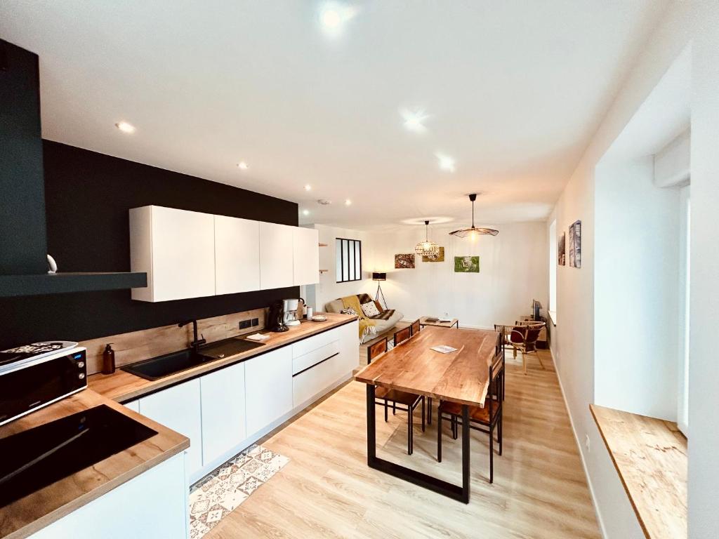 Kuchyň nebo kuchyňský kout v ubytování La Brimbelle - Hypercentre rue piétonne