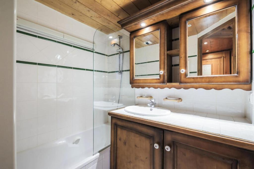 Kúpeľňa v ubytovaní Résidence Le Roselend - maeva Home - Appartement 3 Pièces 6 Personnes - Sélection MAE-2977