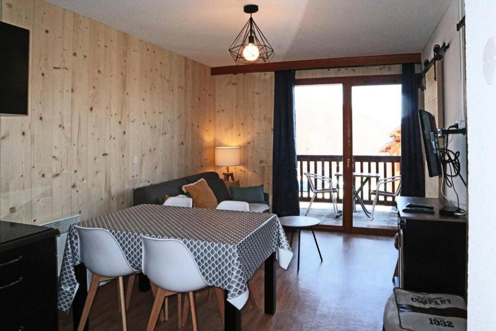 Zdjęcie z galerii obiektu Residence La Combe D Or - Appartement 2 pièces 6 personnes en résidence de standing MAE-3894 w mieście Le Mélézet