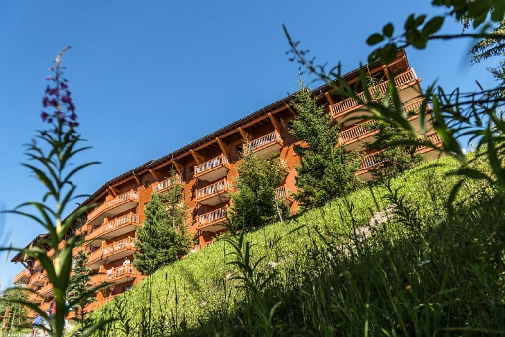 Budova, v ktorej sa apartmán nachádza