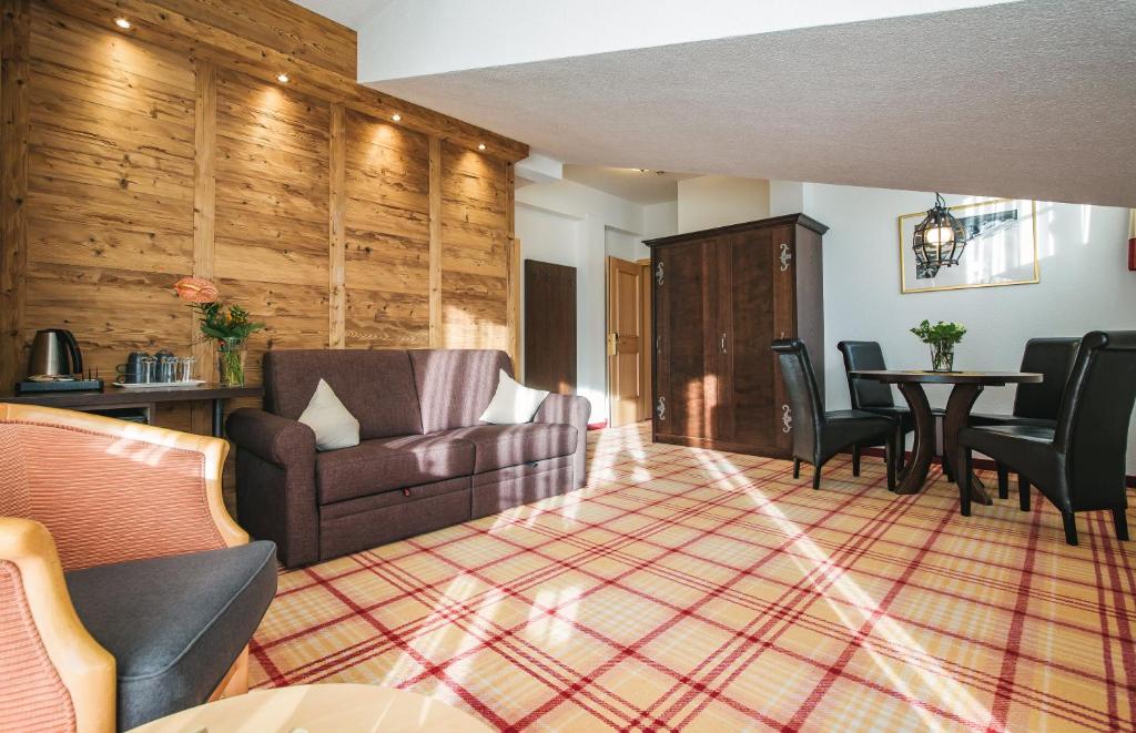 Arlen Lodge Hotel-Garni - 18