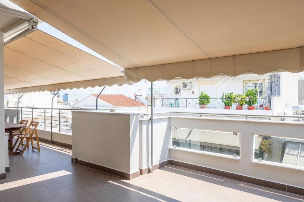 Balkón nebo terasa v ubytování Comfort 1BR apt with amazing balcony at Piraeus