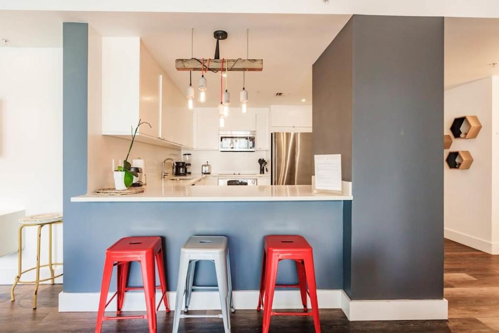 View of Luxury Furnished Apartments | Luxury Rentals With Home Offices - Anyplace