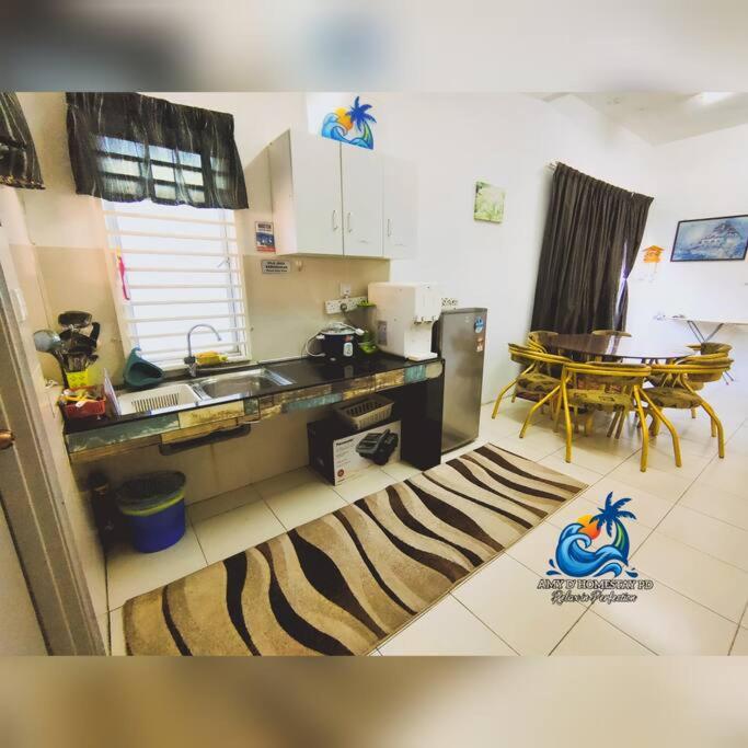 Dapur atau dapur kecil di Amy D Homestay Private Pool (Sunggala Hartamas)