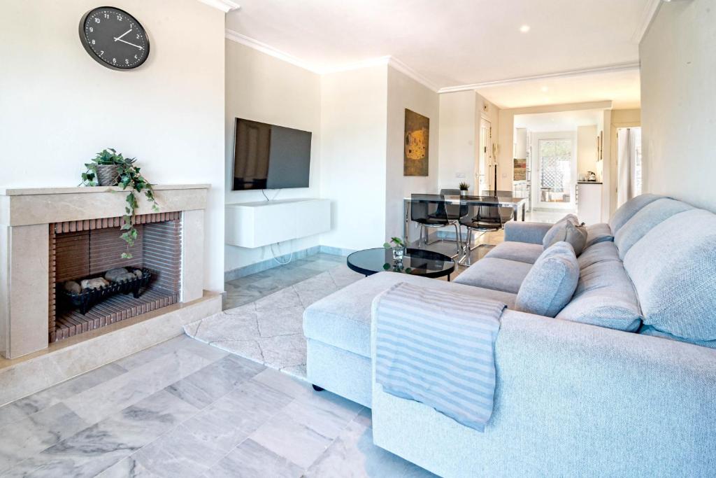 Fotografie z fotogalerie ubytování Sunshine Getaway apartment in Nueva Andalucia close to Centro Plaza v destinaci Marbella