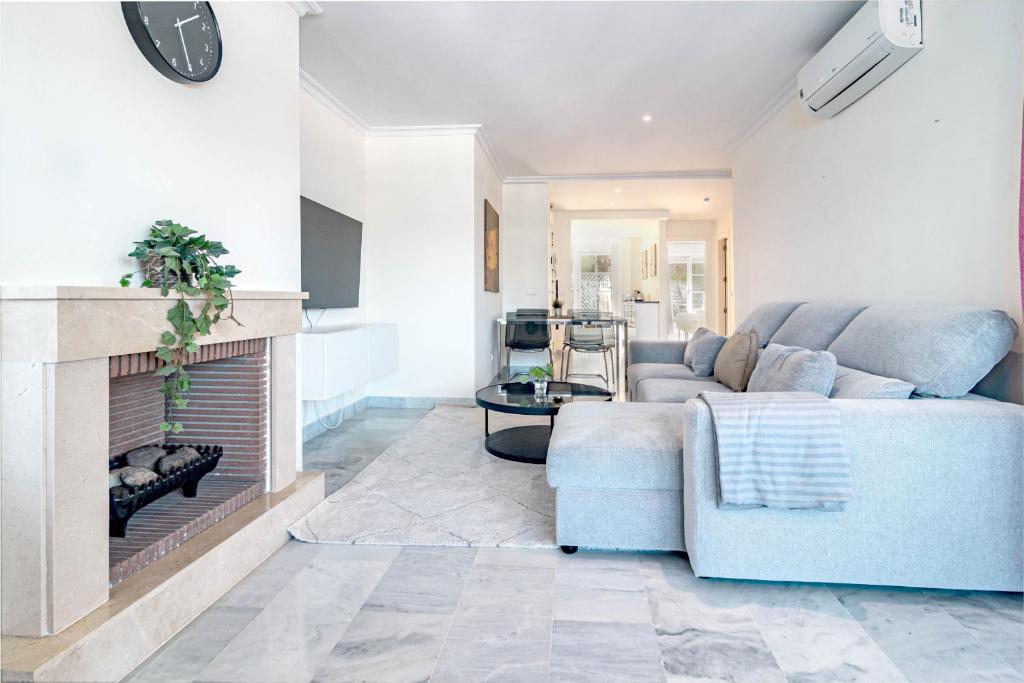 Fotografie z fotogalerie ubytování Sunshine Getaway apartment in Nueva Andalucia close to Centro Plaza v destinaci Marbella