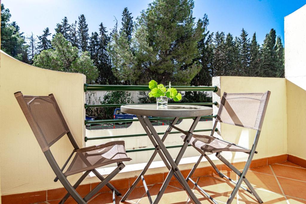 Fotografie z fotogalerie ubytování Sunshine Getaway apartment in Nueva Andalucia close to Centro Plaza v destinaci Marbella