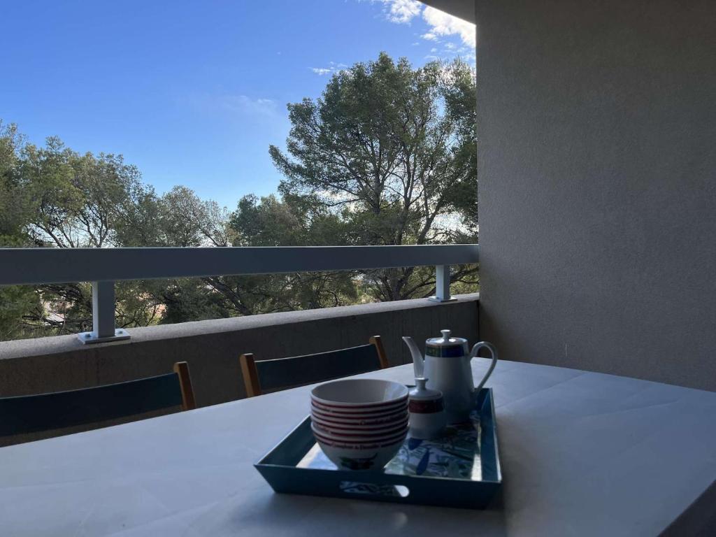 Photo de la galerie de l'établissement 2 chambres, piscine, lave linge, lave vaisselle, parking, balcon, parking privatif, à La Seyne-sur-Mer