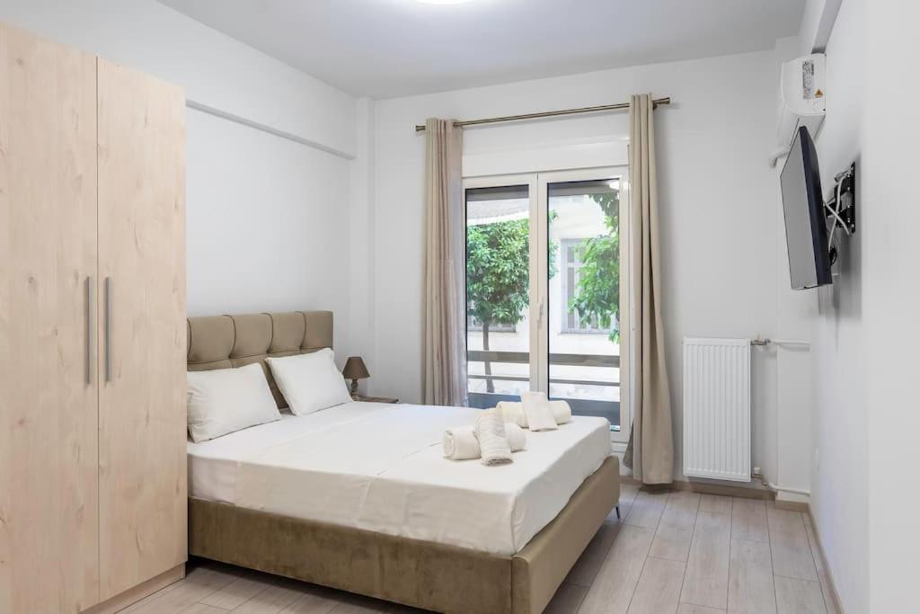 New and renovated studio close to Megaro Mousikis
