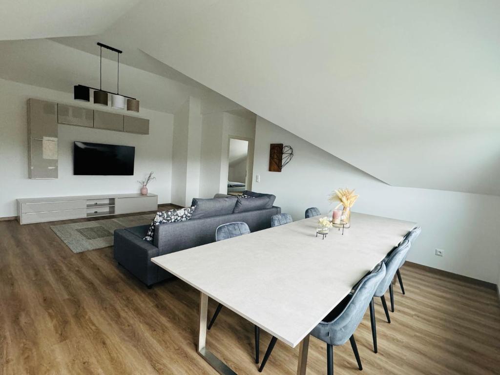 Imagen de la galería de Wunderschöne moderne Wohnung mit 2 Schlafzimmern, en Braunfels