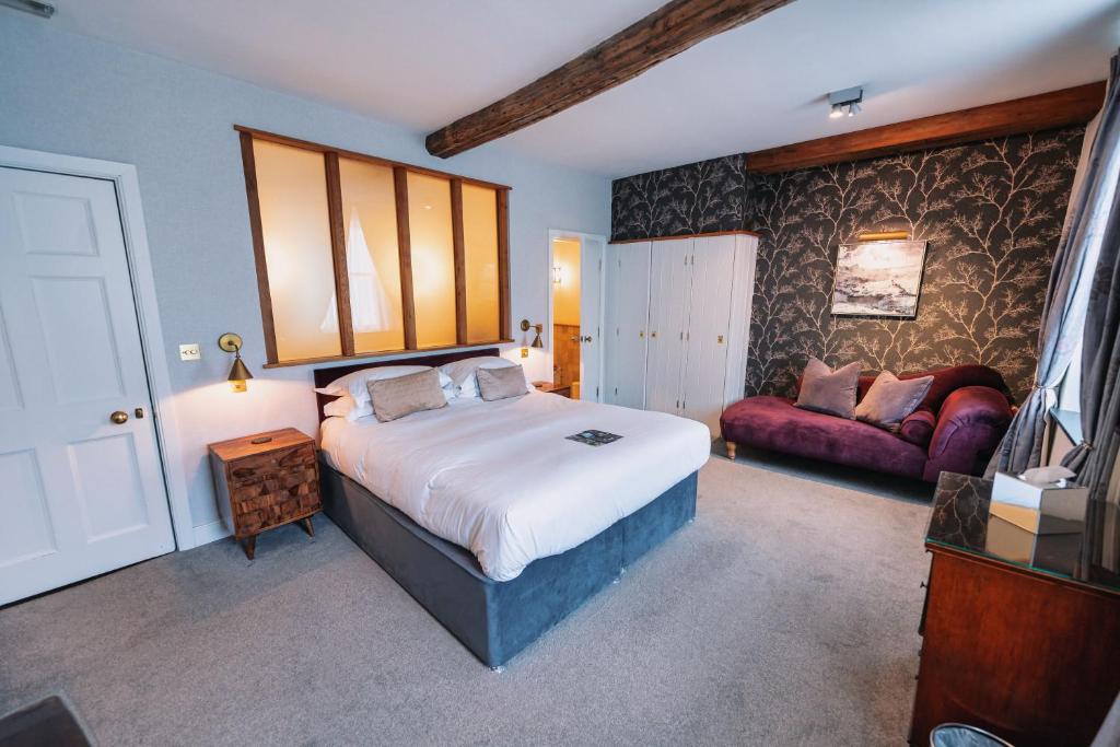 Postel nebo postele na pokoji v ubytování The Bull and Townhouse, Beaumaris- The Inn Collection Group