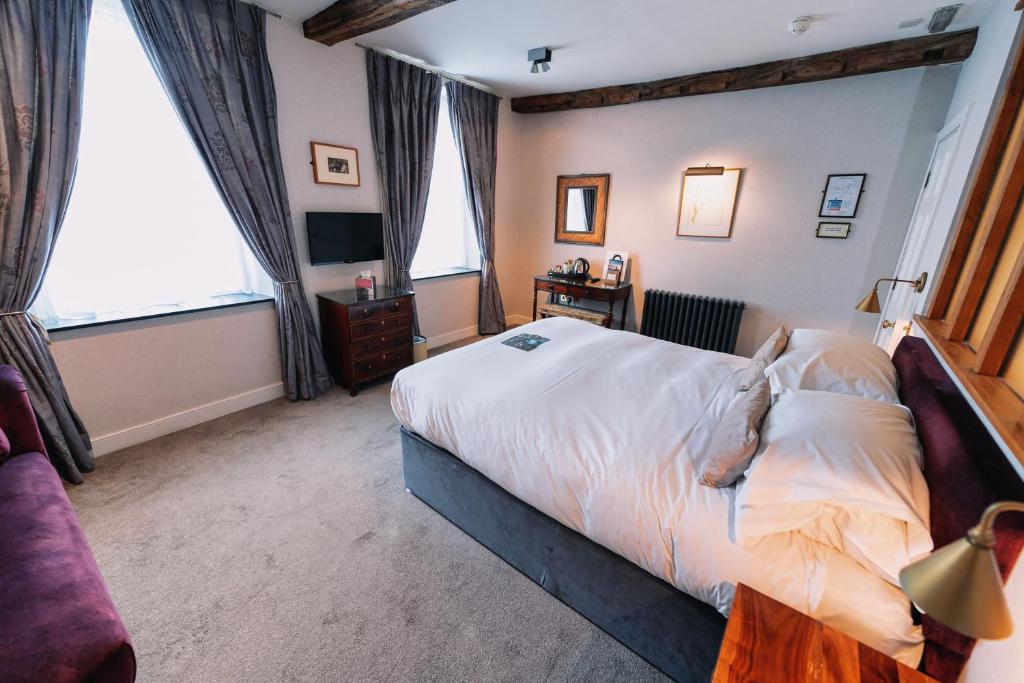 The Bull and Townhouse, Beaumaris- The Inn Collection Group - La Suite De Toro