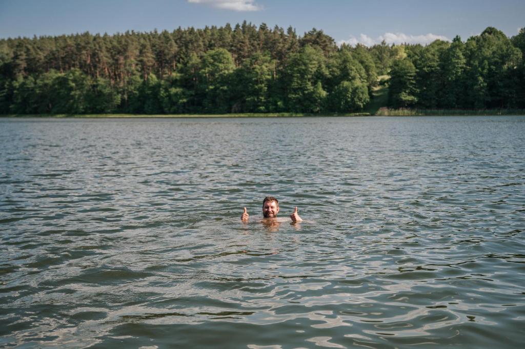 Loodusmaastik puhkemajakeste lähedal