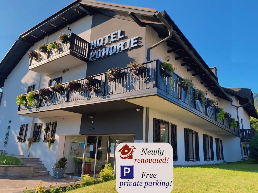 Budova, kde se hotel nachází
