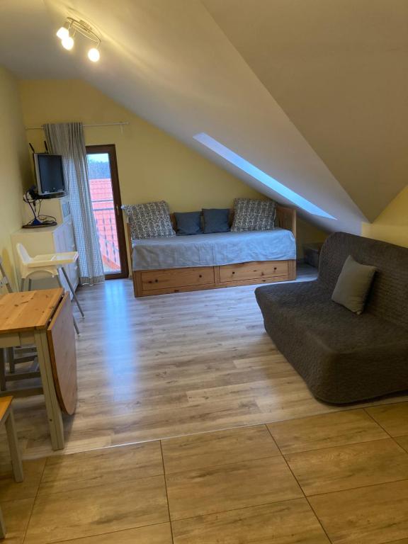 Posedenie v ubytovaní Na Fali Apartament w Karwi