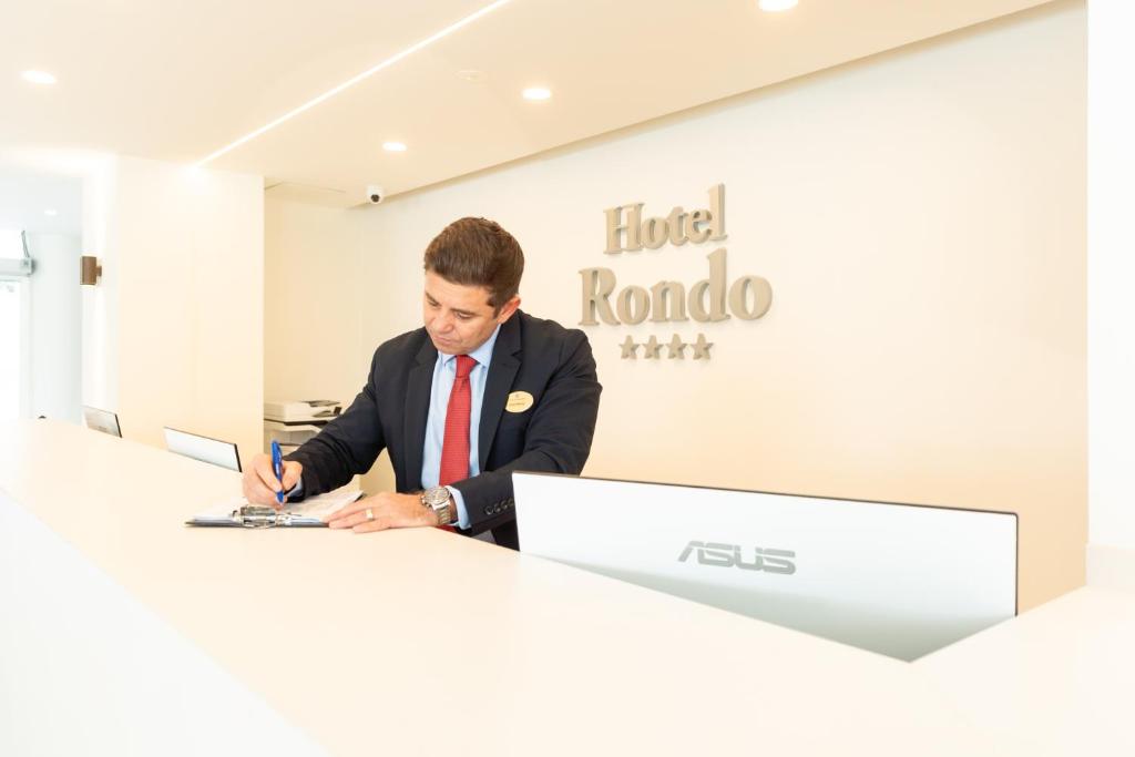 HL Rondo Hotel - 18