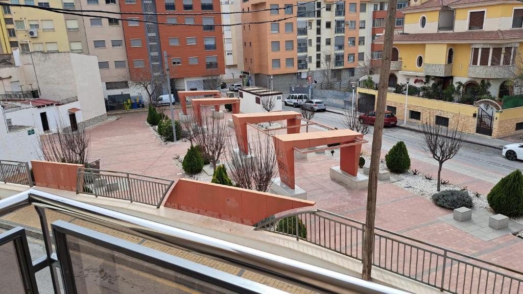 - Balcón con vistas a la ciudad en Apartamento Romero en Caravaca de la Cruz