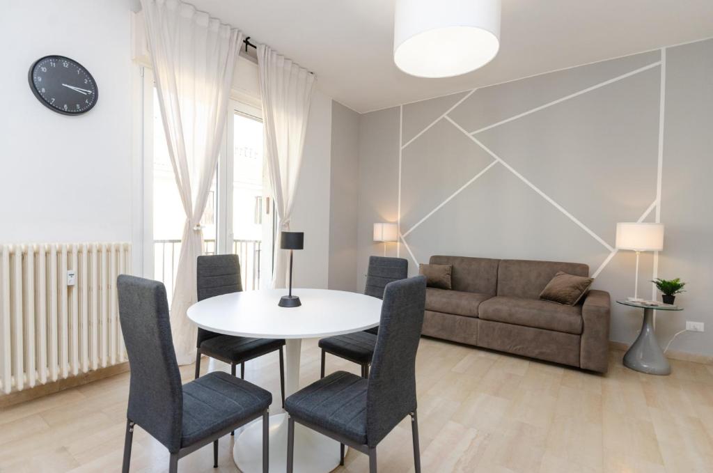 VivimiHome-Navigli Balcony & Parking
