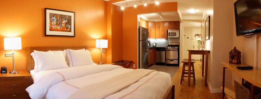 Sanctuary NYC Retreats - Queen Studio With Patio