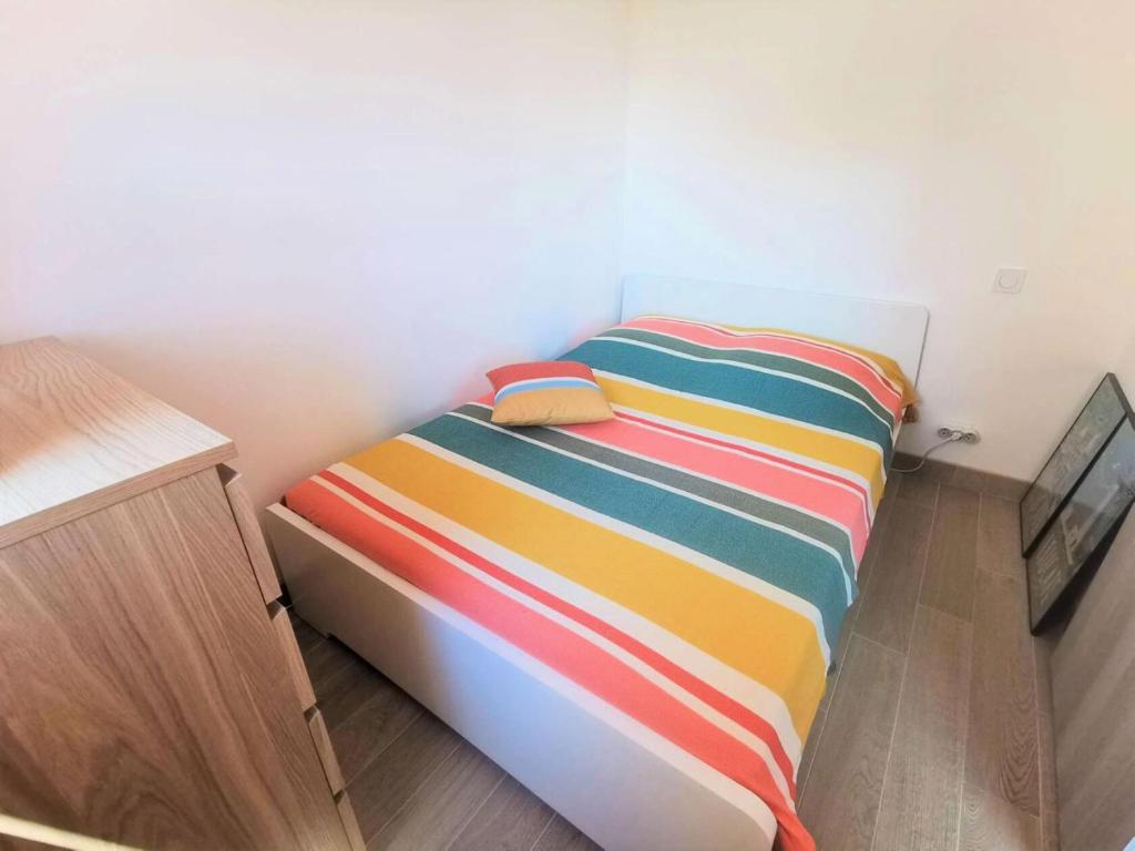 Posteľ alebo postele v izbe v ubytovaní Résidence Le Cezelly - 2 Pièces cabine 5 couchages PORT LEUCATE. Réf: 4CEZ_6C MAE-6634