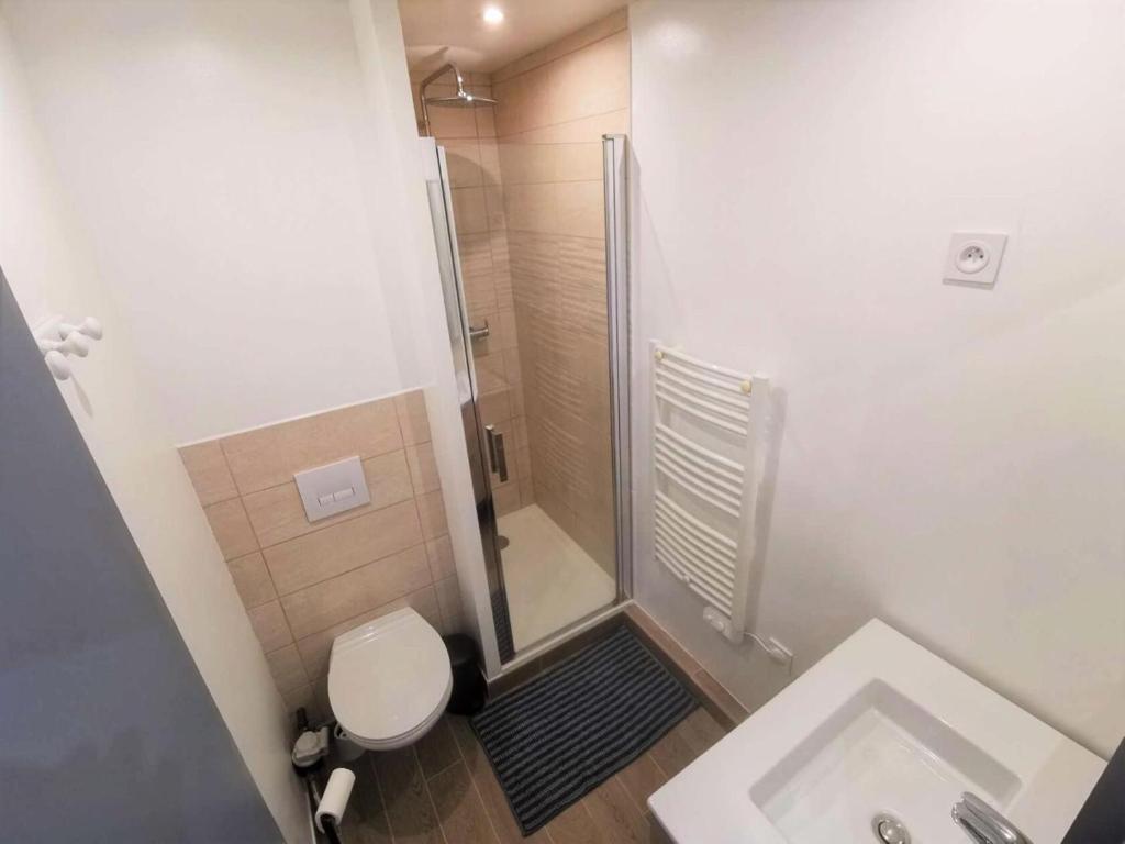 Kúpeľňa v ubytovaní Résidence Le Cezelly - 2 Pièces cabine 5 couchages PORT LEUCATE. Réf: 4CEZ_6C MAE-6634