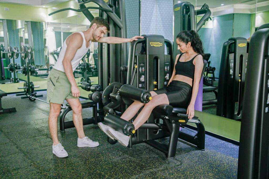 Fitness centrum a/nebo fitness zařízení v ubytování Lime Resort Manila