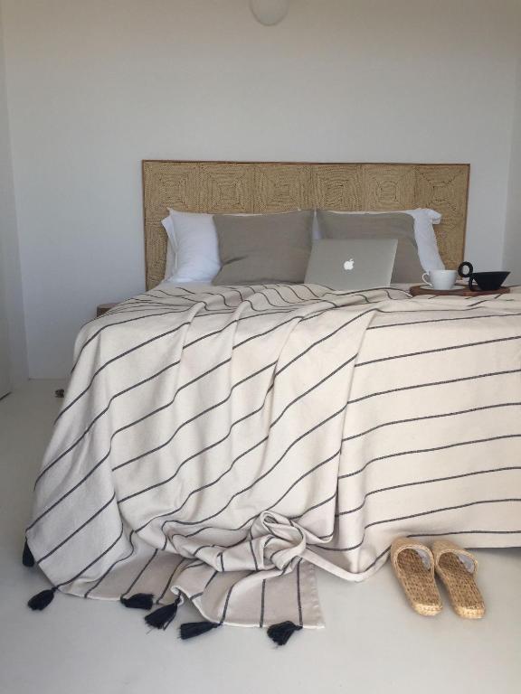 Beachfront Antiparos Apartment 2 Bedrooms Apartment Niamos Beautiful ...