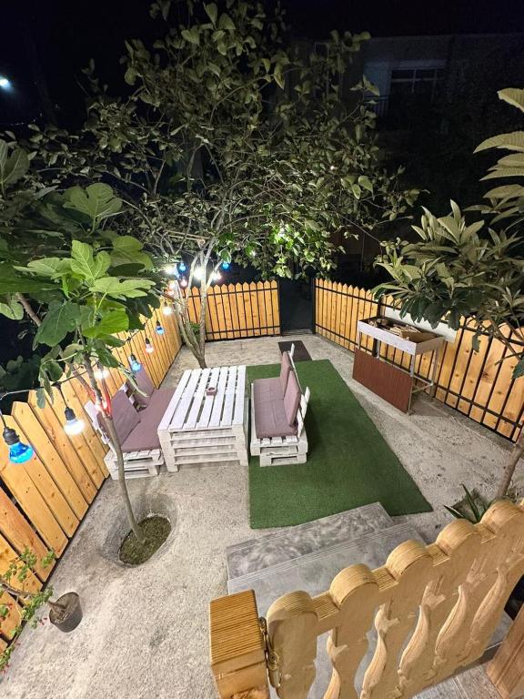 Zahrada ubytování Gonio Chalet.020