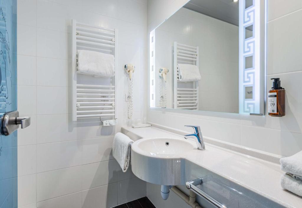 B&B HOTEL Colmar Liberté 4 étoiles - 1