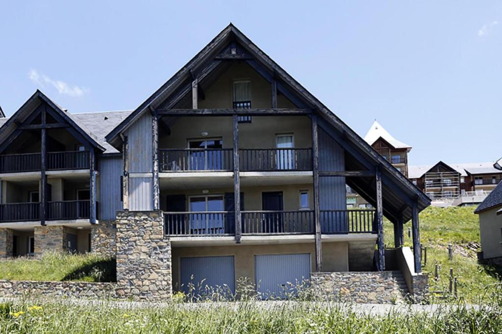 Budova, v ktorej sa apartmán nachádza