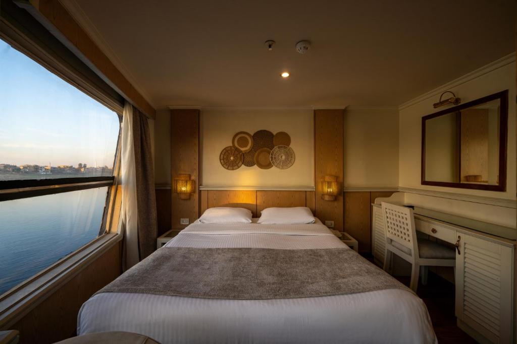 Magic I Nile Cruise Deluxe Boat The scheduled departure is on Saturday for a 7-day Nile cruise - Double Room