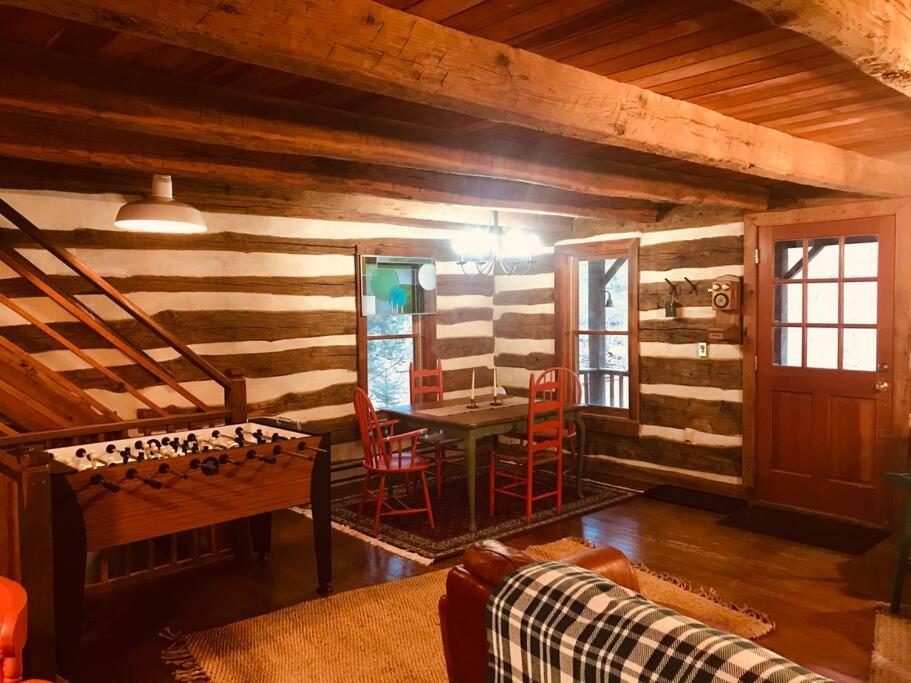 Spruce Run Cabin, a wooded retreat in the Catoctin mountains