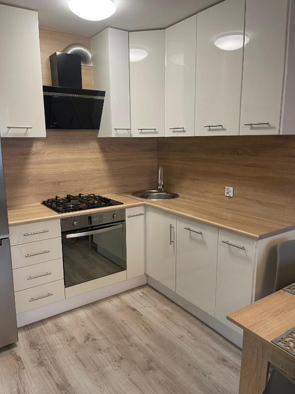 Mieszkanie w centrum z oddzielną sypialnią - 11