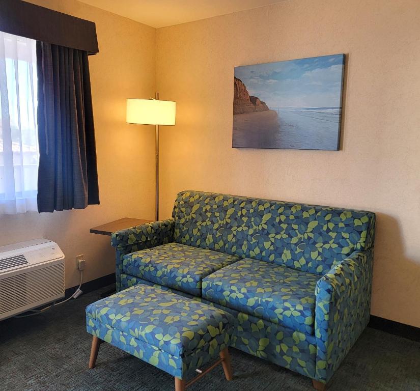 Old Town Inn - Deluxe King Room