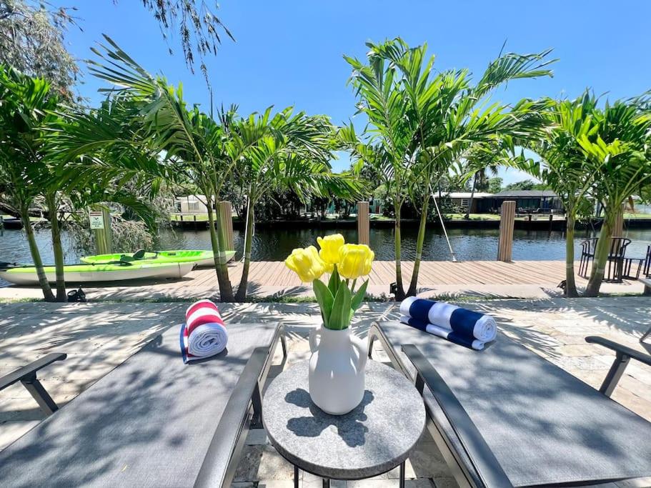 Waterfront Tropical Oasis, Htd Pool-HotTub-Kayaks - Casa De Cuatro Dormitorios