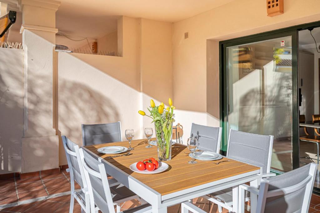 Fotografia z galérie ubytovania Renovated in 2024 - Apartment with Pool and Parking v Marbelli