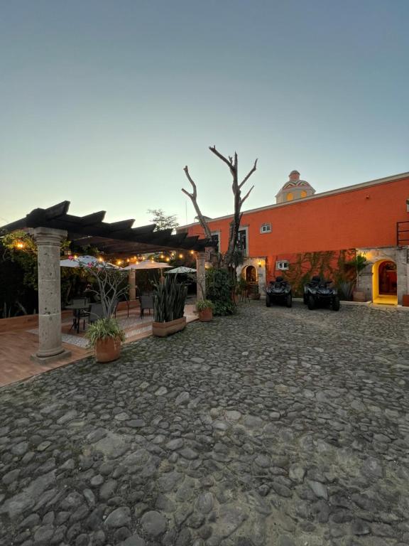 Budova, kde se hotel nachází