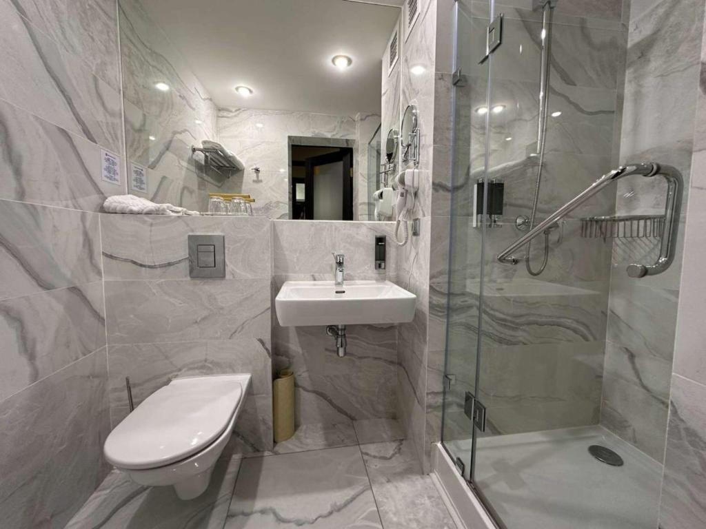 Best Western Plus Astana Hotel - Queen Room - High Floor/Non-Smoking