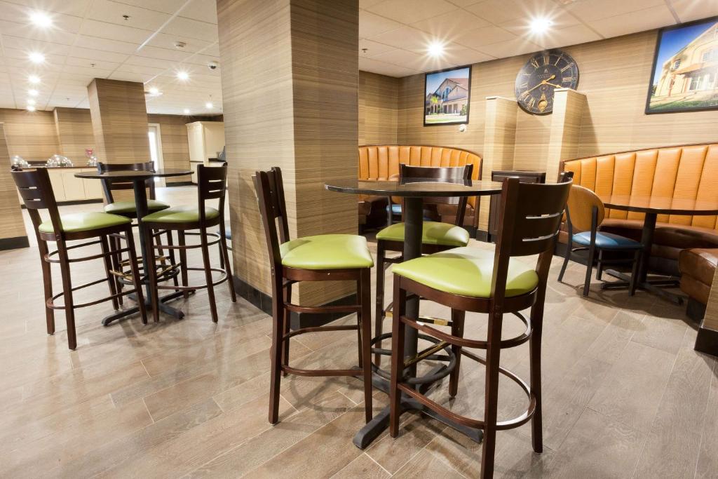 Restaurace v ubytování Drury Inn & Suites McAllen