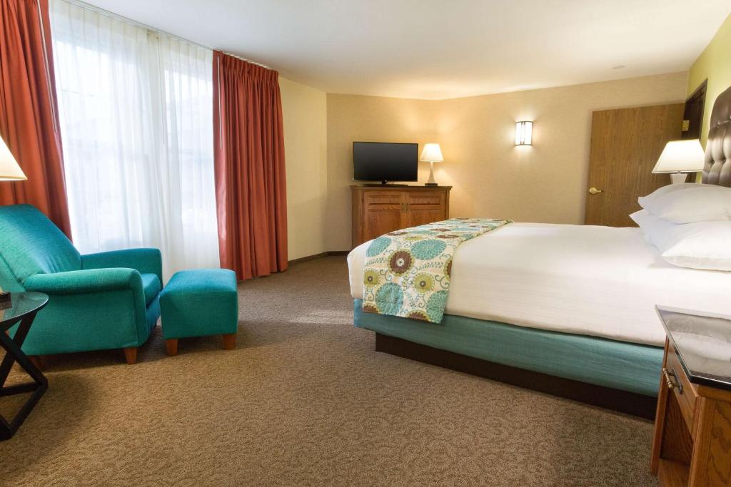 TV a/nebo společenská místnost v ubytování Drury Inn & Suites McAllen