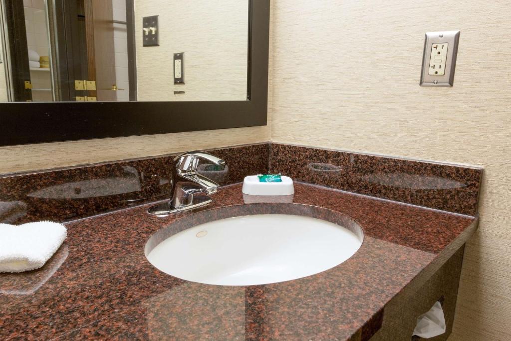 Koupelna v ubytování Drury Inn & Suites McAllen