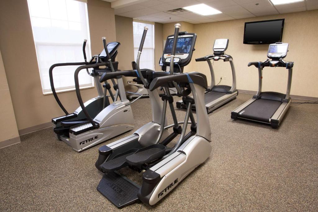 Fitness centrum a/nebo fitness zařízení v ubytování Drury Inn & Suites McAllen