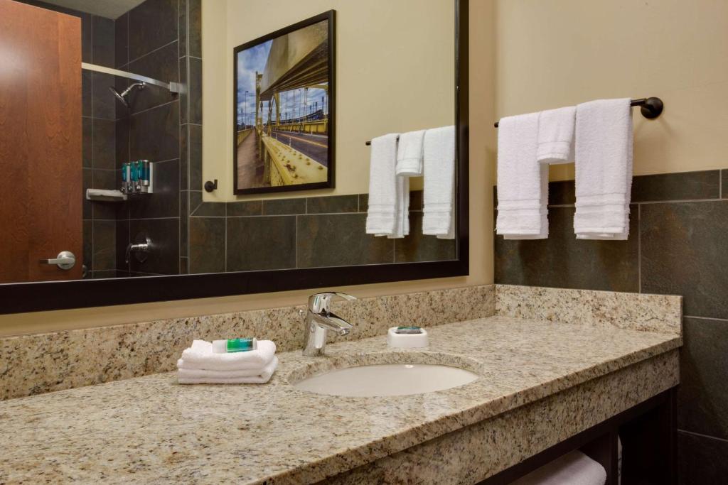 Drury Plaza Hotel Pittsburgh Downtown photo